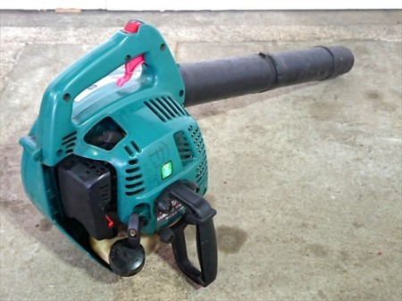 Be4172 makita マキタ EUB250 エンジンブロワ 集じん機 2サイクル【整備品/動画あり】 |  中古農機具の買い取りと販売の専門店｜GT Agri