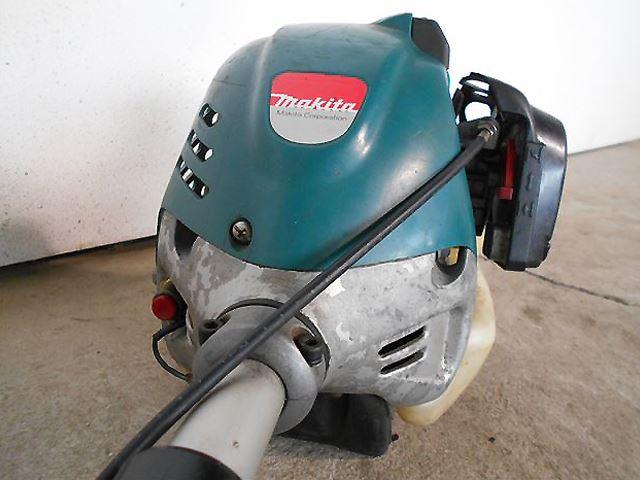 Bh3498 MAKITA マキタ EM256 肩掛式草刈機 24.5cc ループハンドル仕様 整備済み 動画有 |  中古農機具の買い取りと販売の専門店｜GT Agri